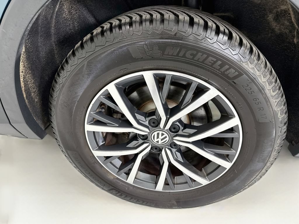 Used 2020 Volkswagen Tiguan SE AWD/4WD image 29