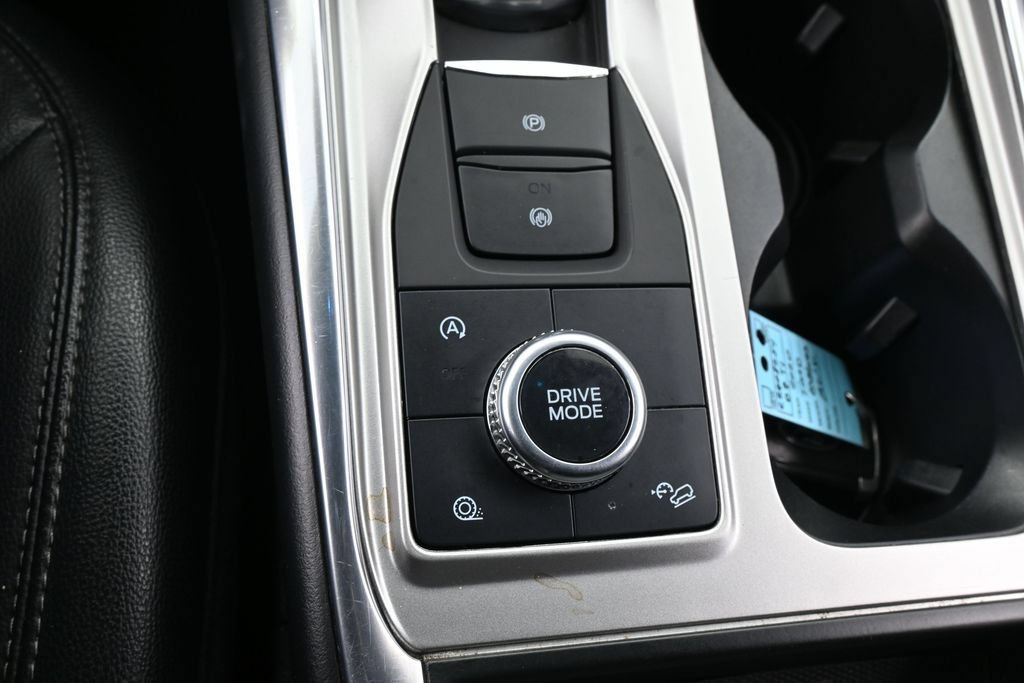 Used 2020 Ford Explorer XLT w/ Equipment Group 202A AWD/4WD image 24