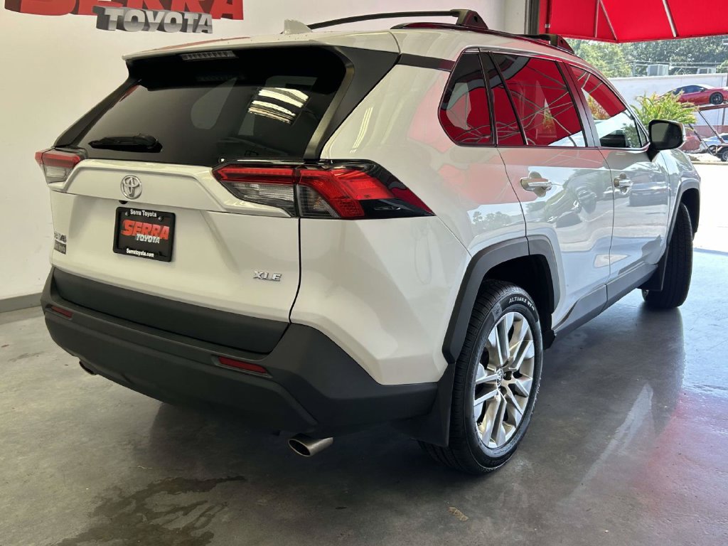 Used 2024 Toyota RAV4 XLE Premium FWD image 3