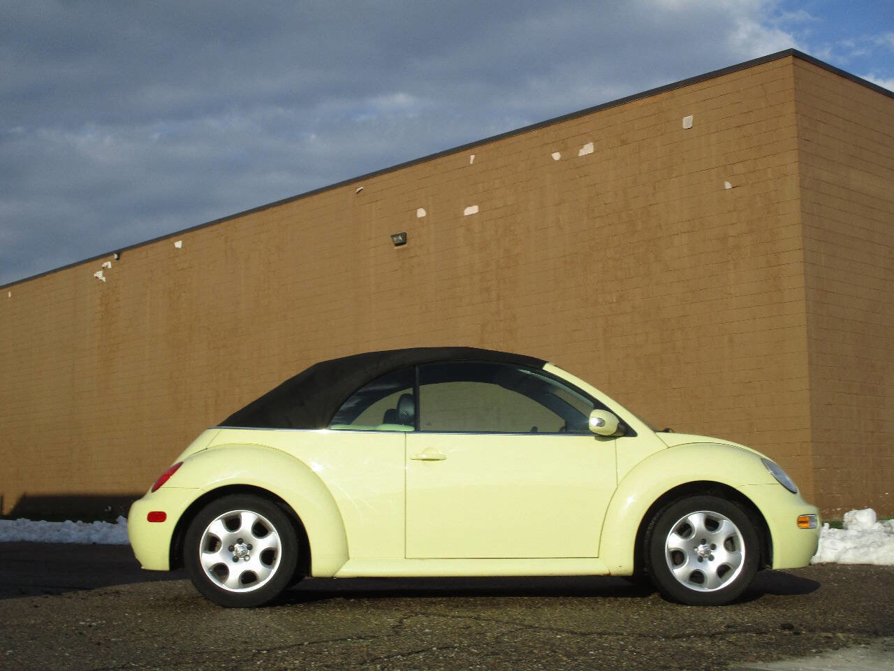 Used 2003 Volkswagen Beetle GLS image 9