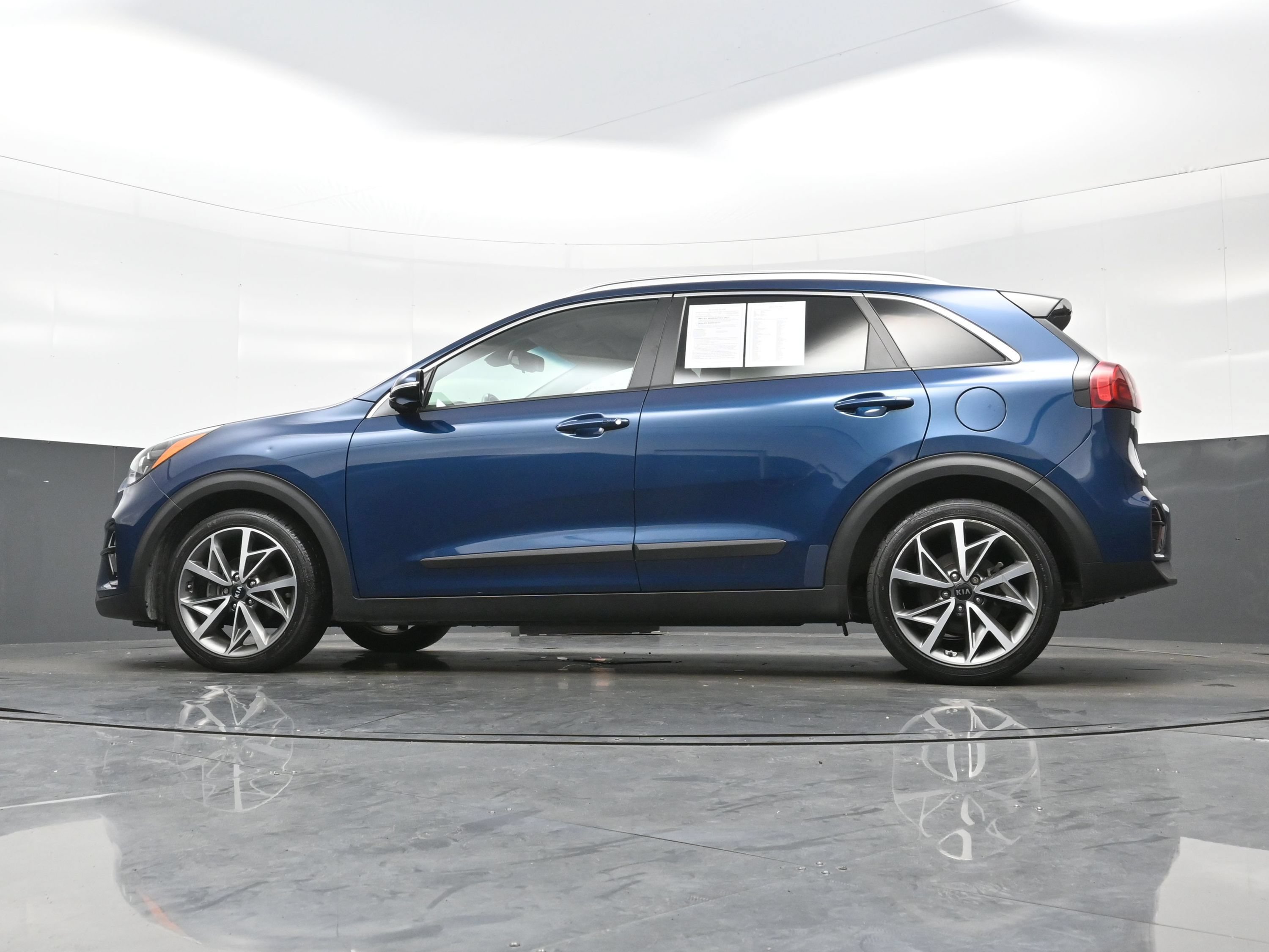 Used 2021 Kia Niro Touring FWD image 27