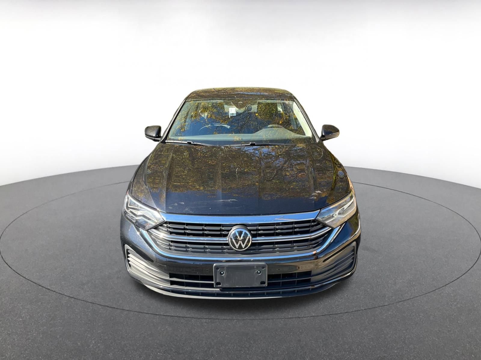 Used 2024 Volkswagen Jetta S image 2