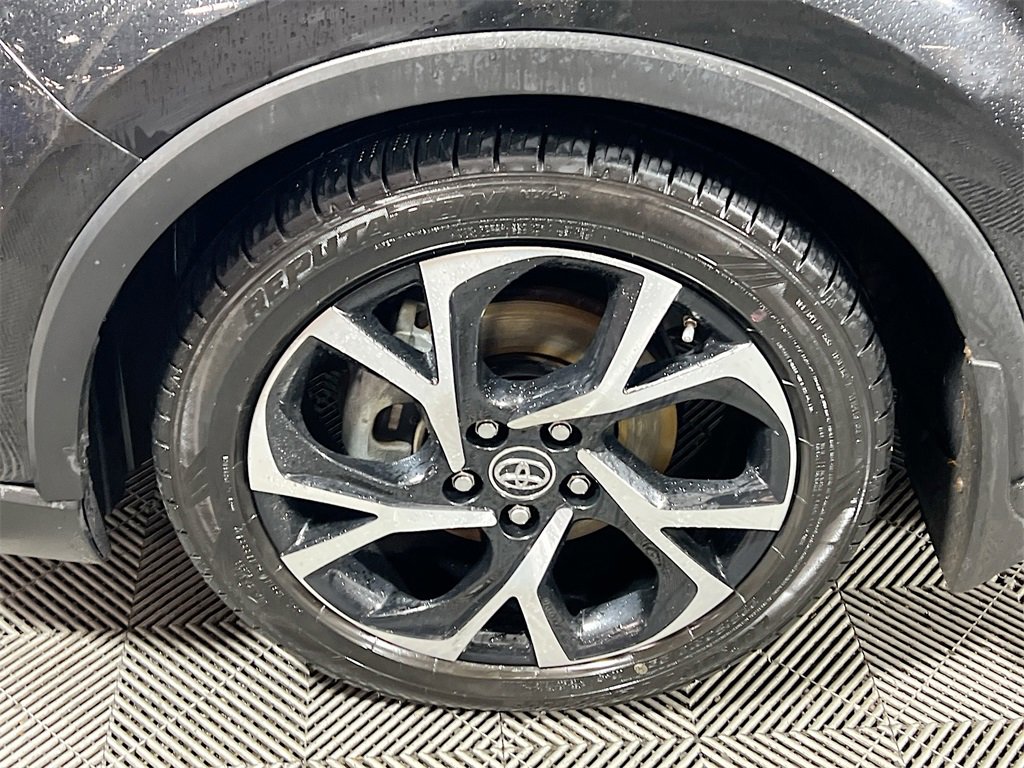 Certified 2018 Toyota C-HR XLE image 26