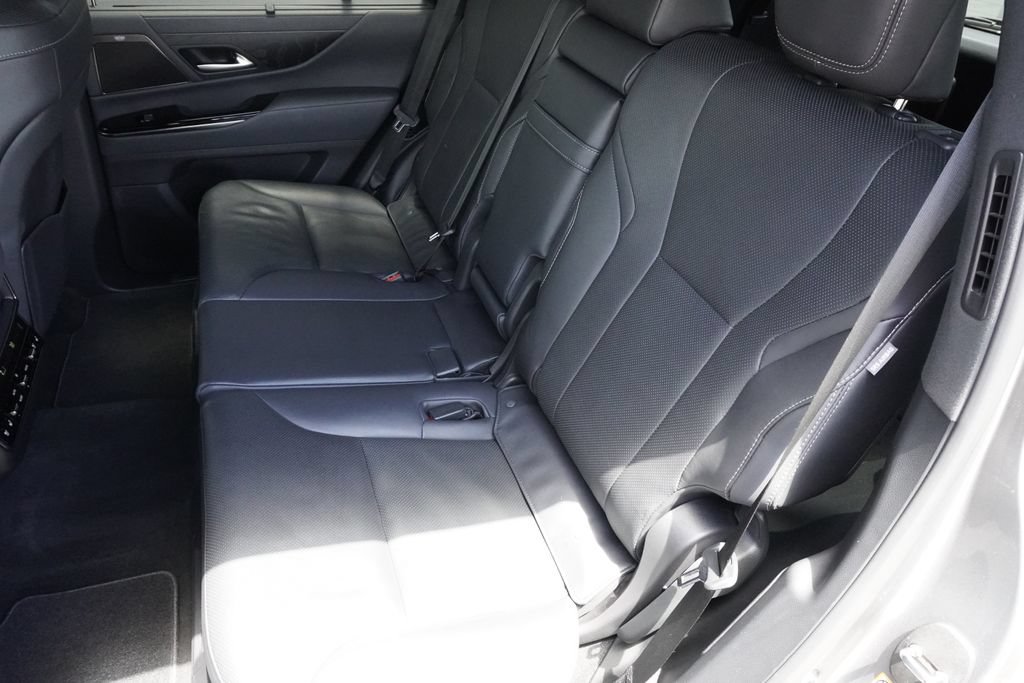 Used 2023 Lexus LX 600 4WD w/ Appearance Package image 30