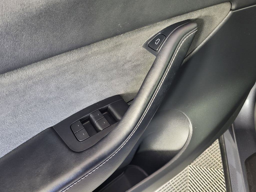 Used 2021 Tesla Model Y Long Range image 13