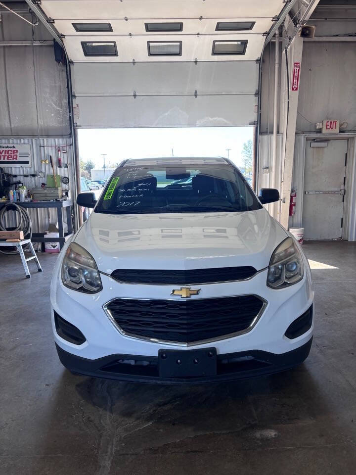 Used 2017 Chevrolet Equinox LS AWD/4WD image 2