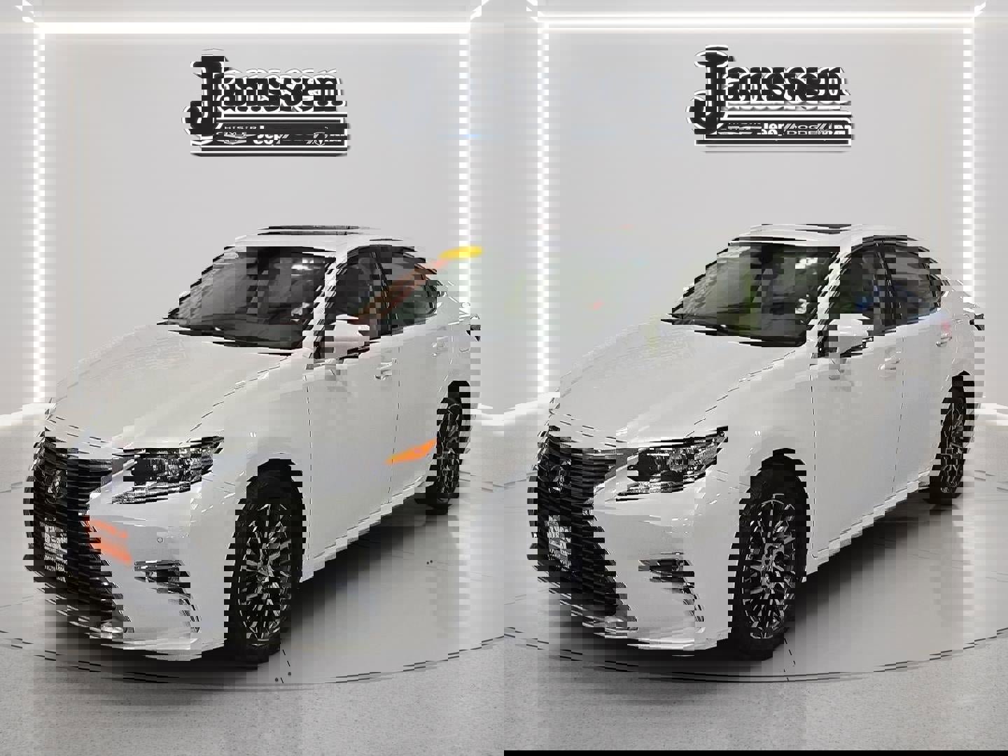 Used 2016 Lexus ES 350 w/ Luxury Package w/Wood Trim image 1