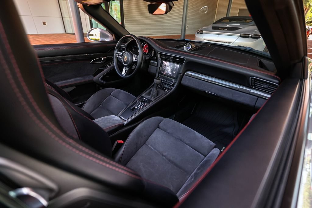 Used 2018 Porsche 911 Targa 4 GTS w/ GTS Interior Package AWD/4WD image 40