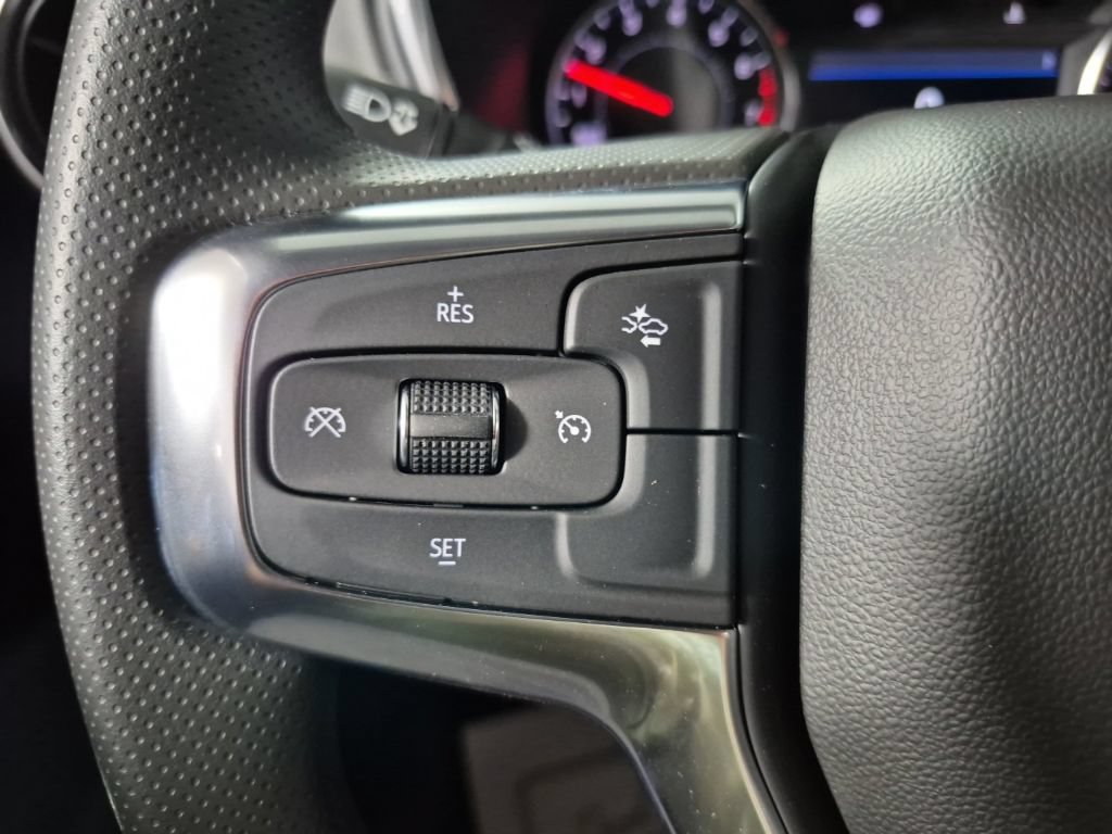 New 2026 Chevrolet Blazer LT w/ Convenience Package AWD/4WD image 9