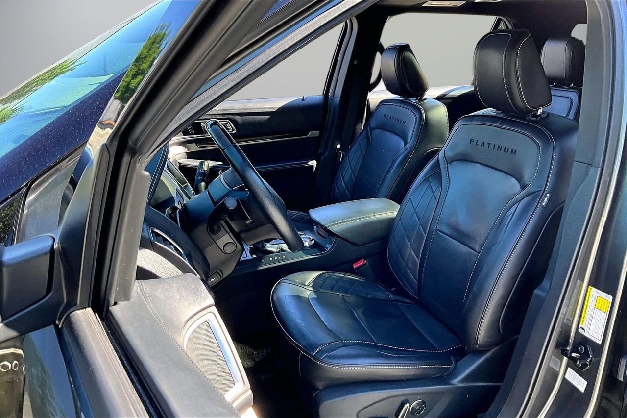 Used 2018 Ford Explorer Platinum AWD/4WD image 22