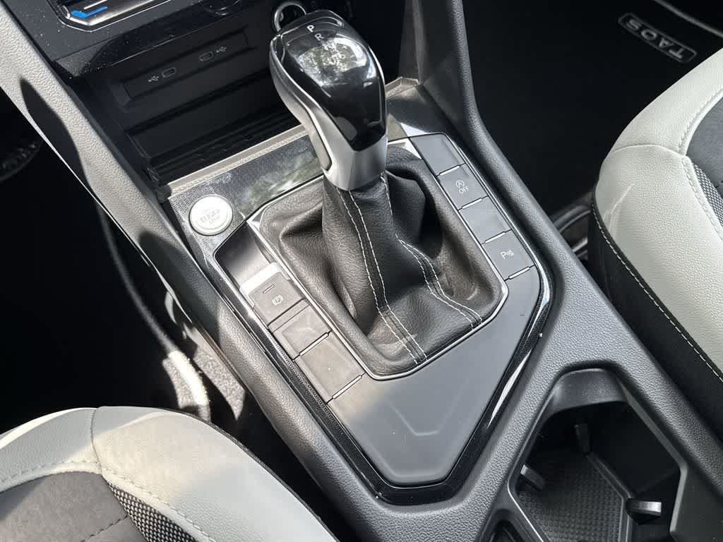 New 2026 Volkswagen Taos SE FWD image 21