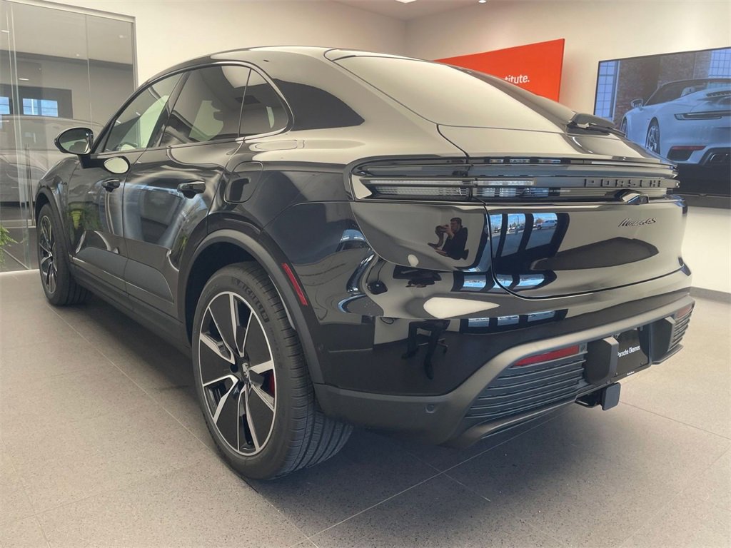 New 2025 Porsche Macan 4S Electric image 3