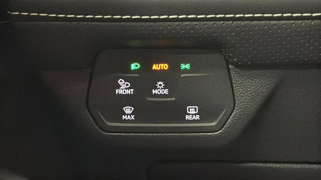 Used 2024 Volkswagen Atlas SEL AWD/4WD image 33