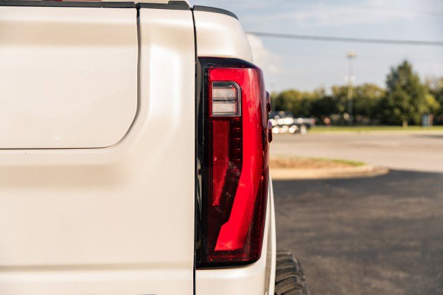Used 2025 GMC Sierra 2500 Denali Ultimate image 13