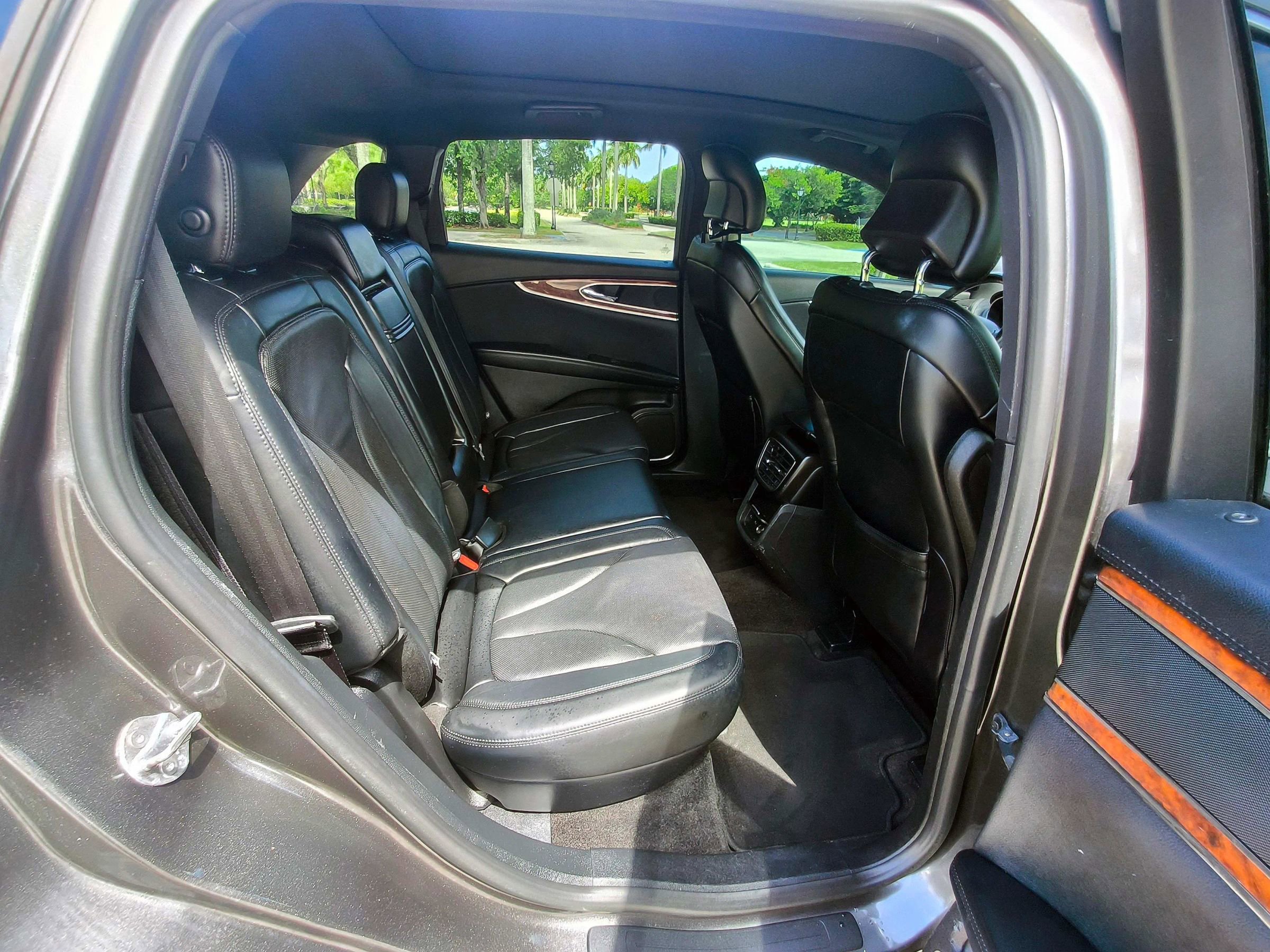 Used 2018 Lincoln MKX Reserve FWD image 32