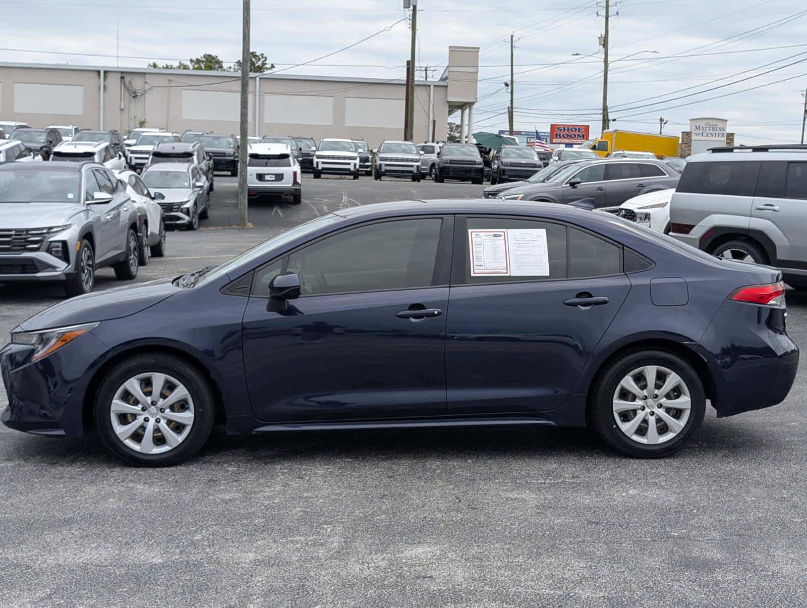 Used 2021 Toyota Corolla LE FWD image 5