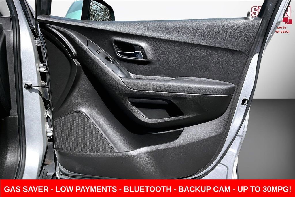 Used 2018 Chevrolet Trax LT w/ LT Convenience Package image 25