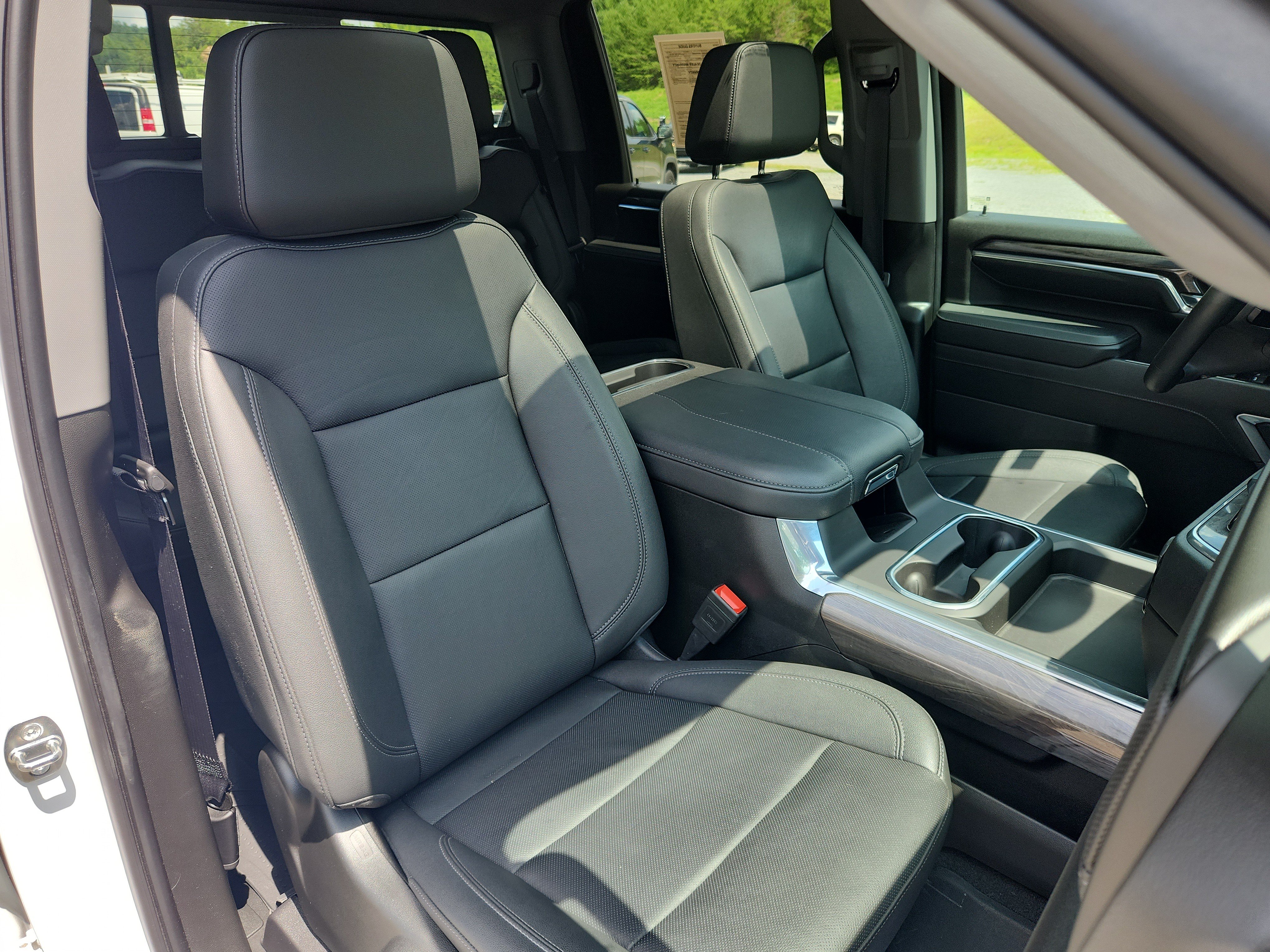 Used 2024 Chevrolet Silverado 2500 LTZ w/ LTZ Convenience Package AWD/4WD image 43