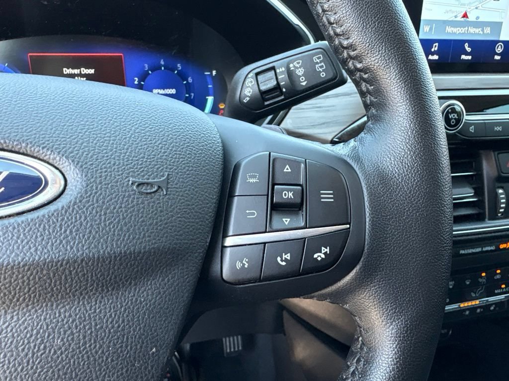 Used 2020 Ford Escape Titanium w/ Titanium Premium Package 2.0 AWD/4WD image 25