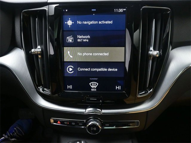 Used 2018 Volvo XC60 T5 Momentum w/ Vision Package image 11