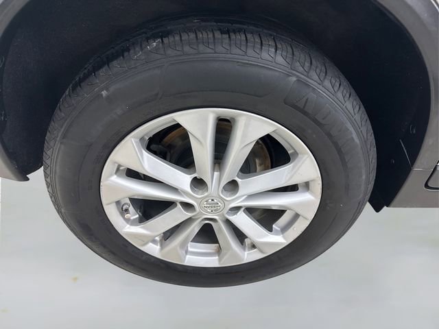 Used 2016 Nissan Rogue SV image 16