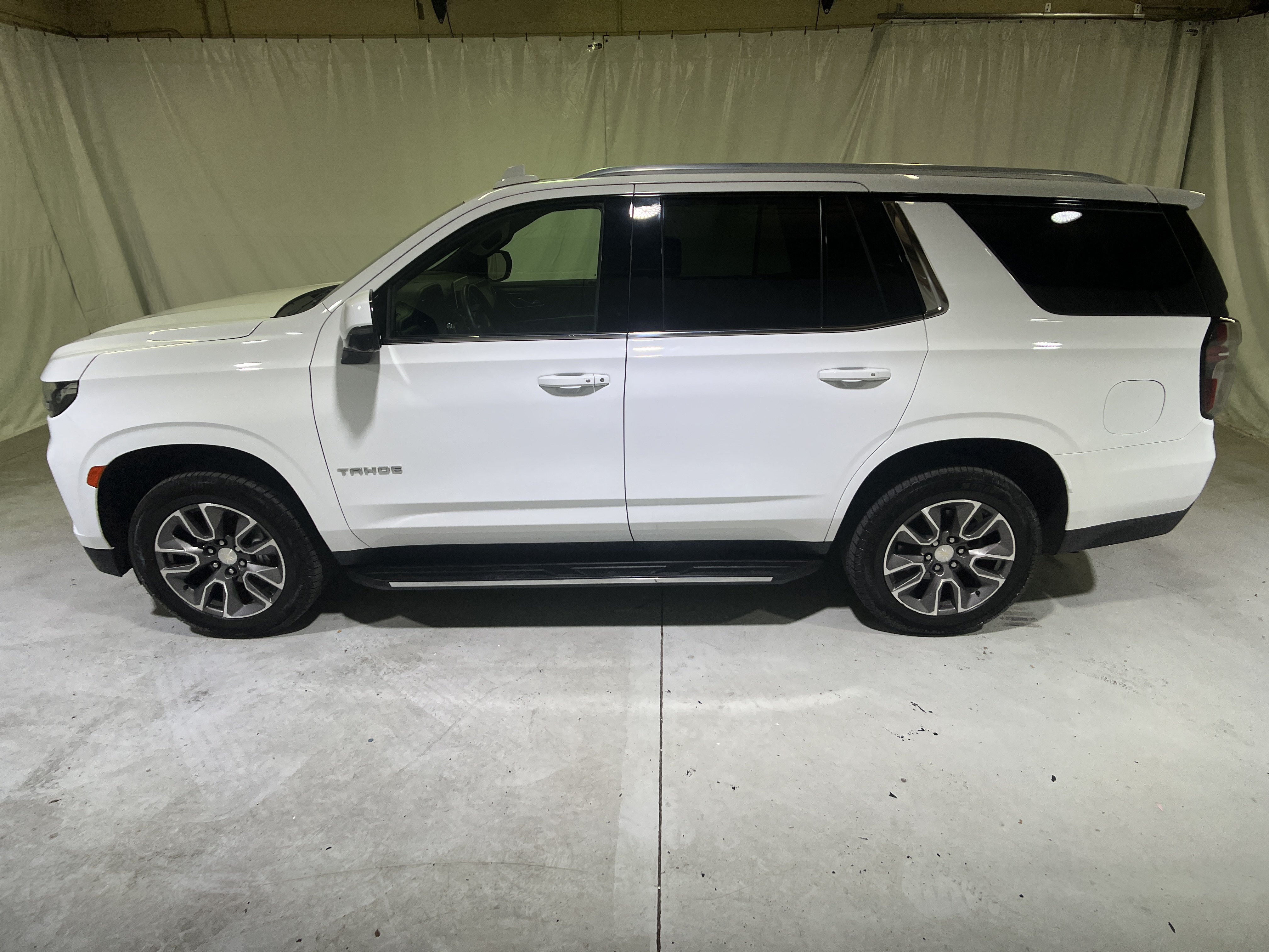 Certified 2022 Chevrolet Tahoe LT w/ LT Signature Plus Package AWD/4WD image 7