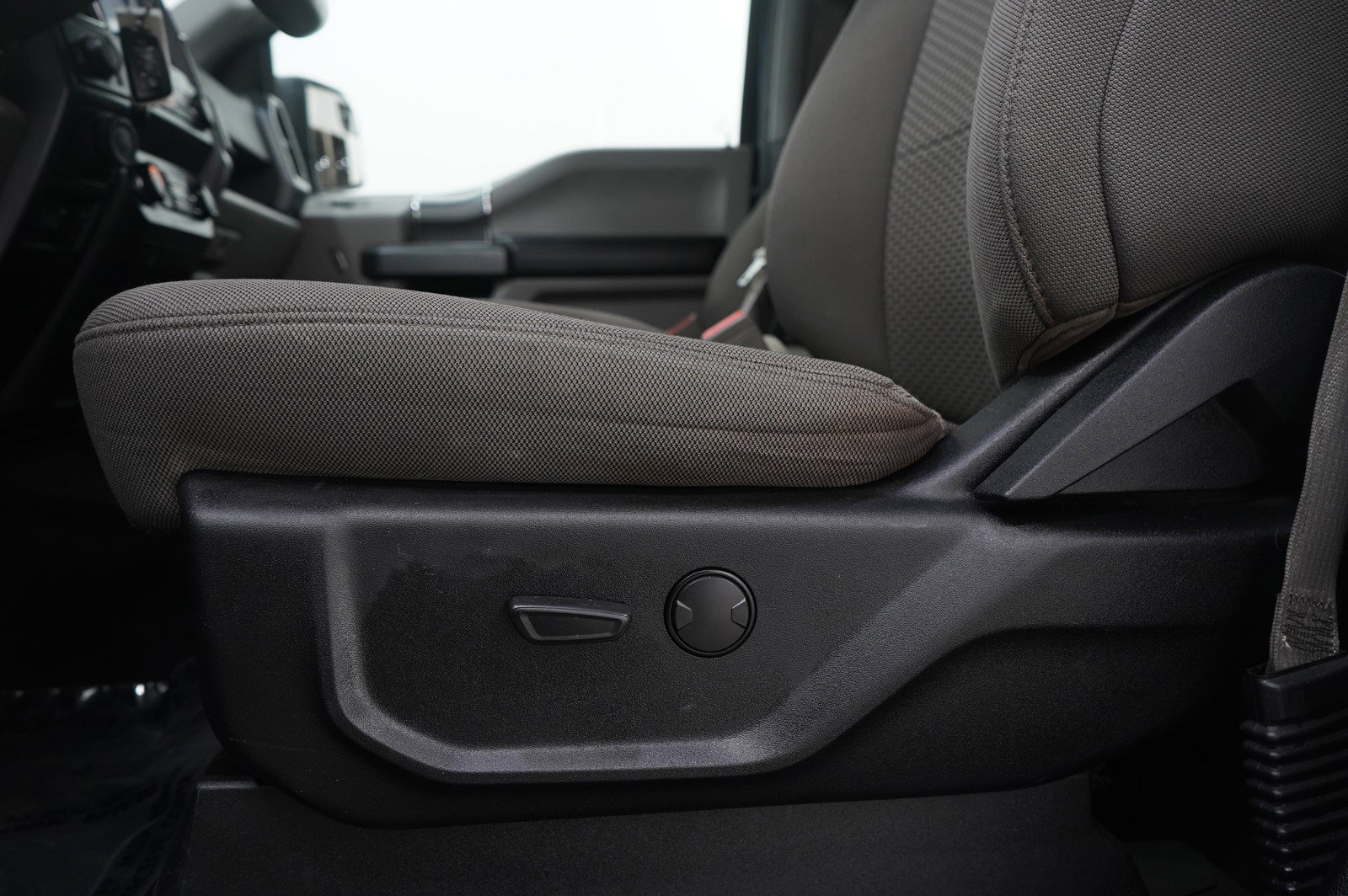 Used 2019 Ford F150 XLT w/ Equipment Group 301A Mid image 22