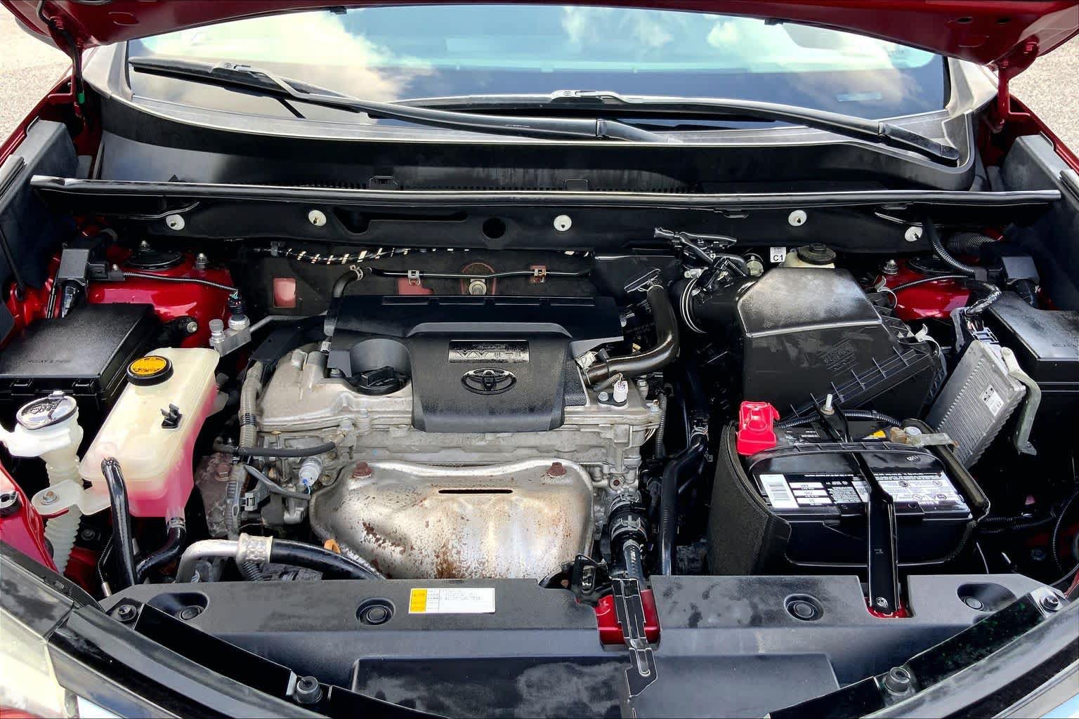 Used 2018 Toyota RAV4 LE w/ All Weather Liner Package AWD/4WD image 31