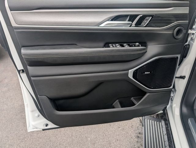 New 2026 Jeep Grand Wagoneer Limited AWD/4WD image 9
