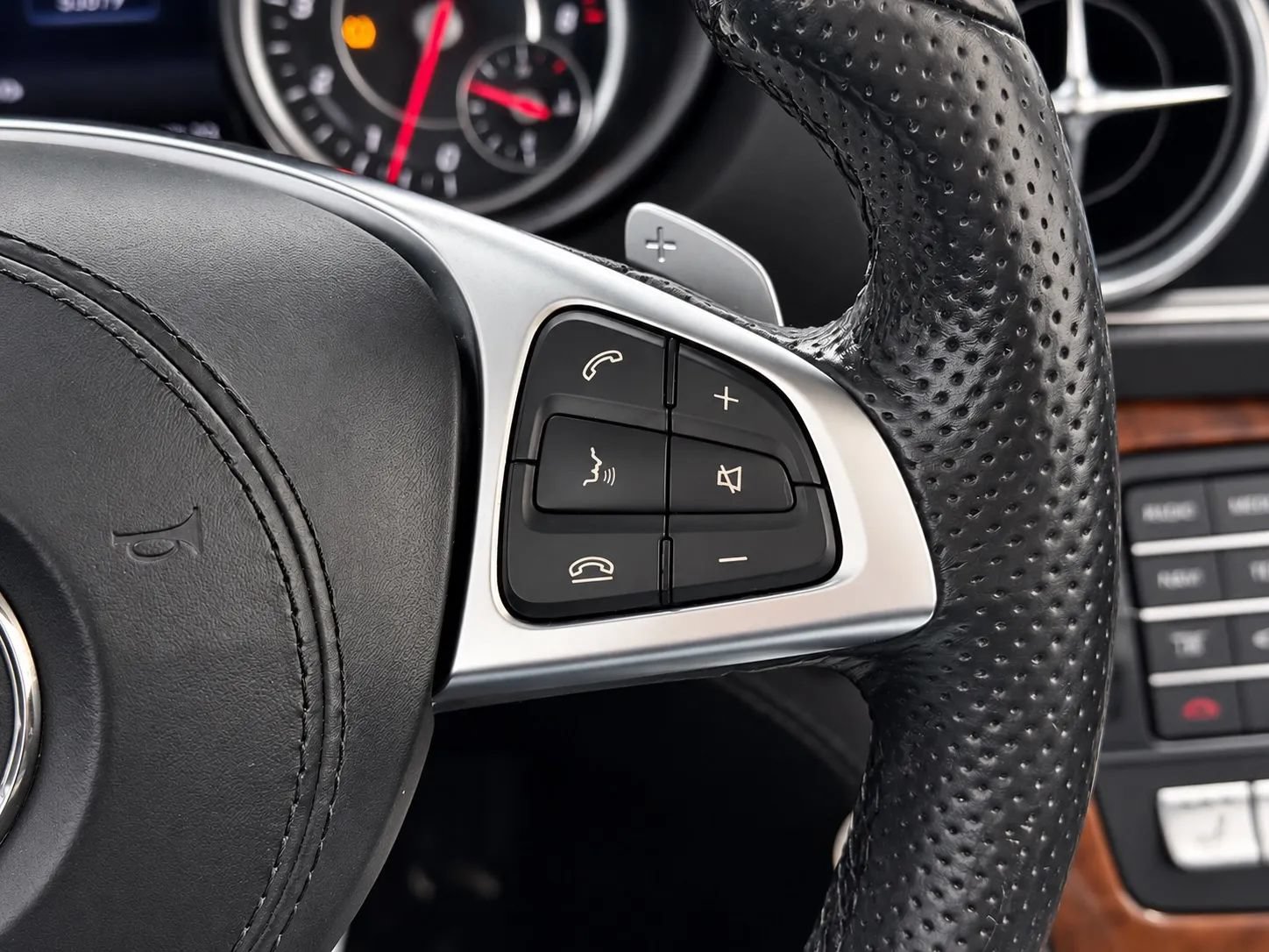 Used 2018 Mercedes-Benz SL 550 image 26