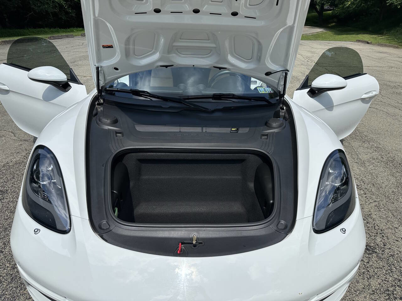 Used 2018 Porsche 718 Boxster Base 2dr Convertible RWD image 18