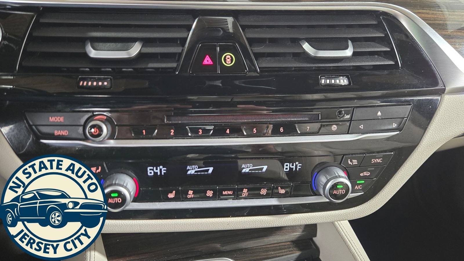 Used 2018 BMW 530e xDrive w/ Premium Package 2 image 17