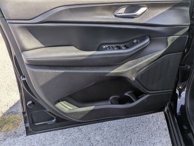 Used 2023 Jeep Grand Cherokee Laredo image 10