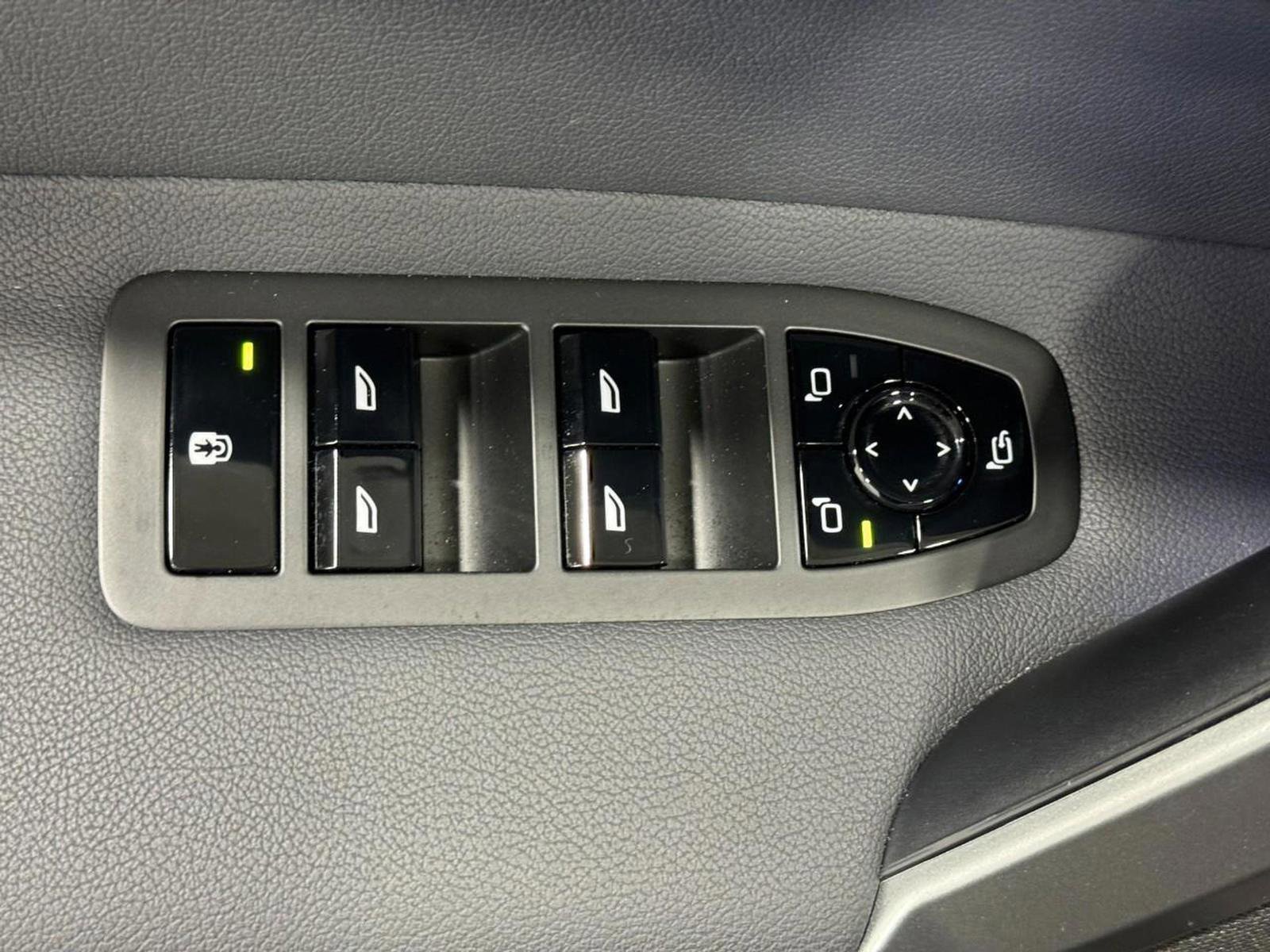 New 2026 BMW iX M70 image 26