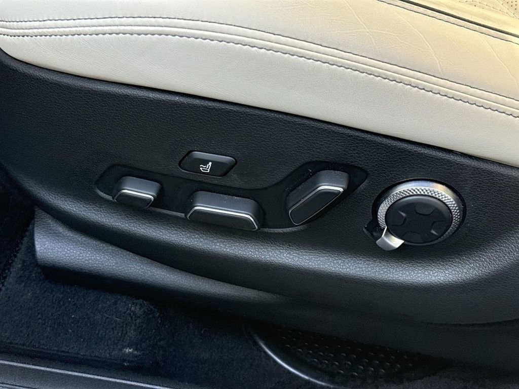 Used 2025 Genesis GV70 3.5T Sport w/ Sport Advanced Package image 34