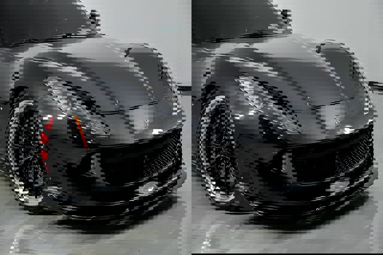 Used 2019 Ferrari 812 Superfast image 3