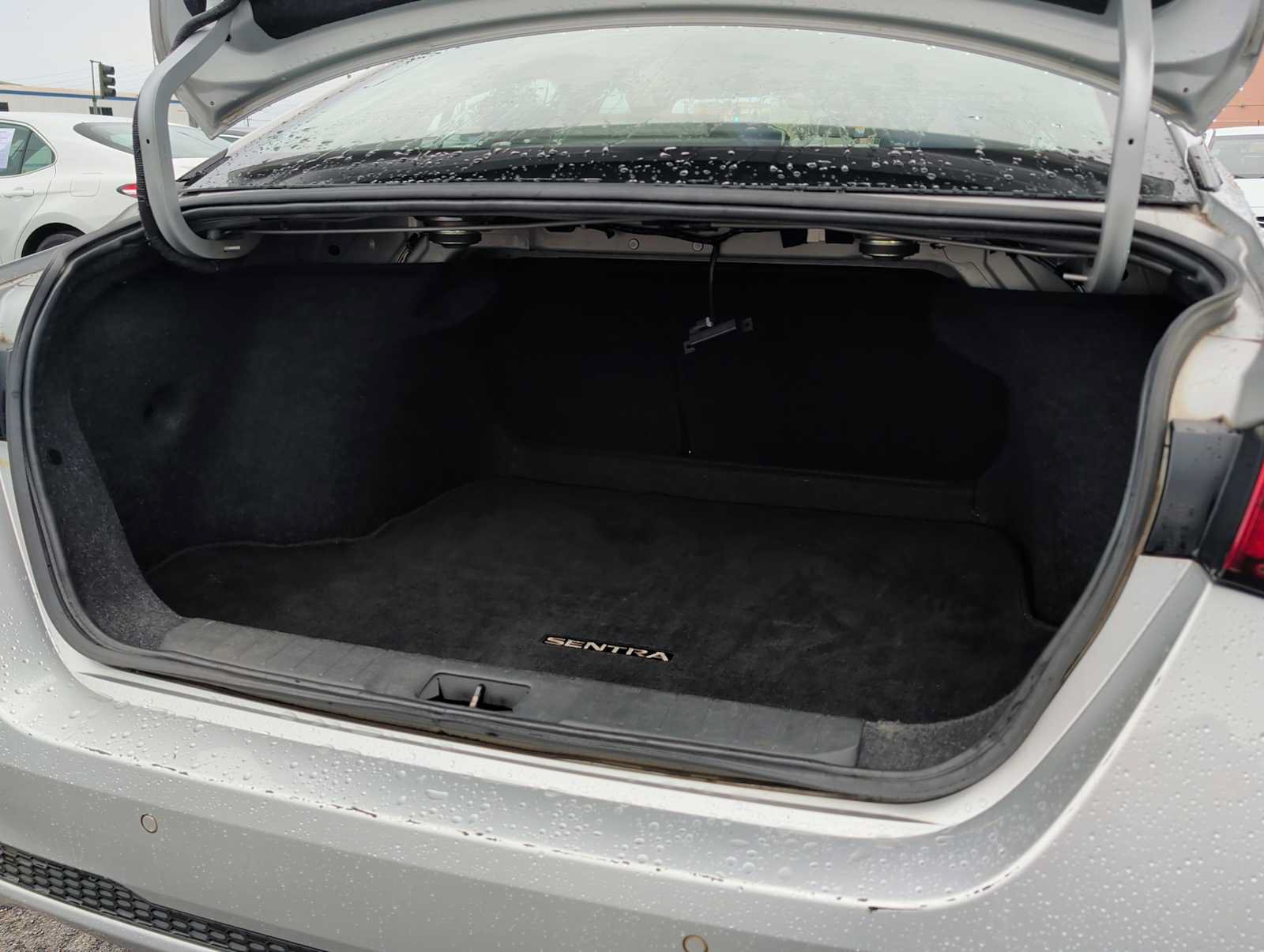 Used 2022 Nissan Sentra SV FWD image 18