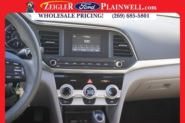 Used 2019 Hyundai Elantra SE image 14
