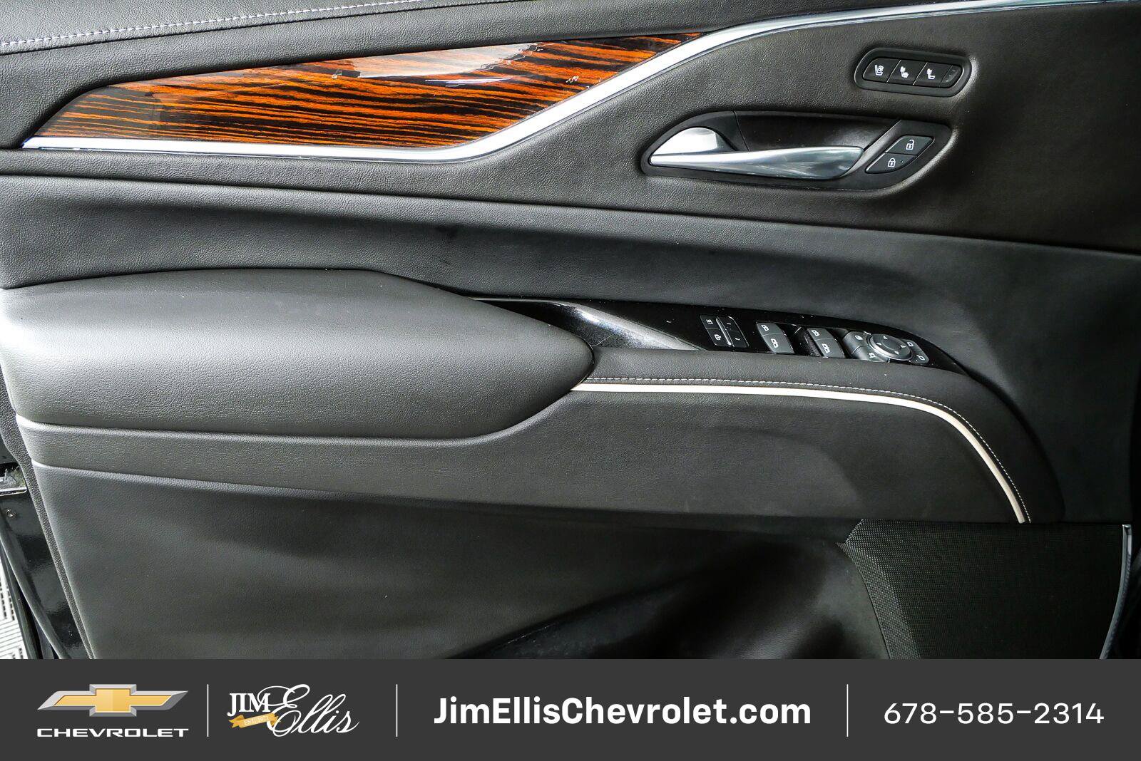 Used 2021 Cadillac Escalade Premium Luxury AWD/4WD image 6