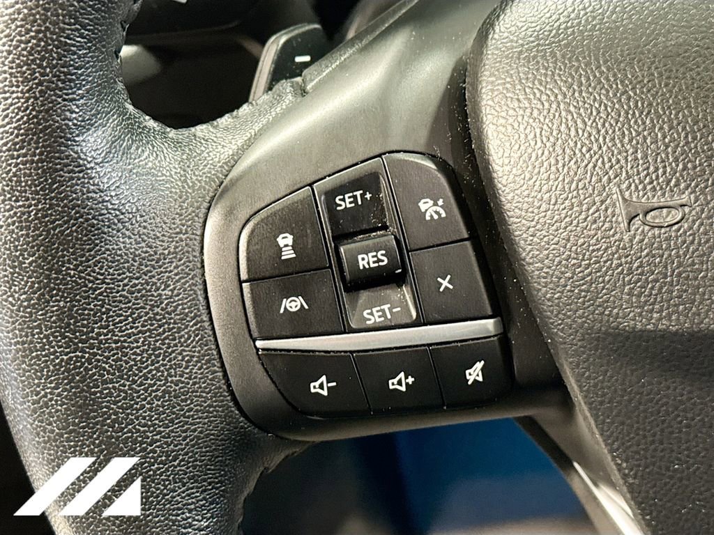 Used 2020 Ford Escape Titanium image 12