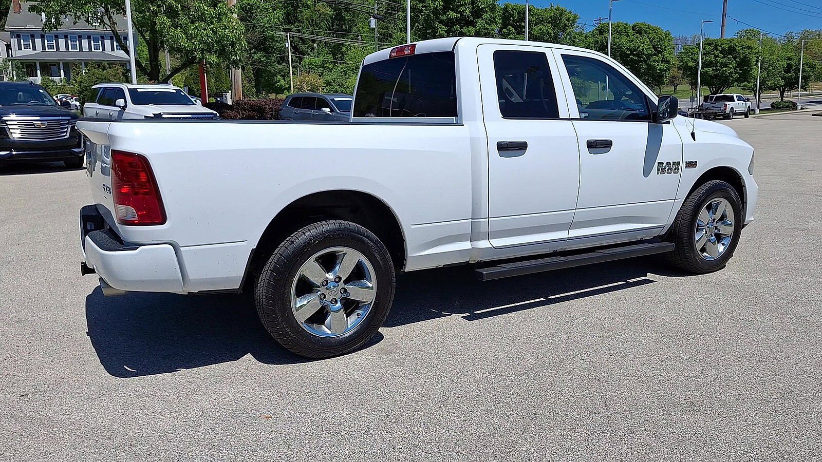 Used 2018 RAM 1500 Express w/ Express Value Package AWD/4WD image 9