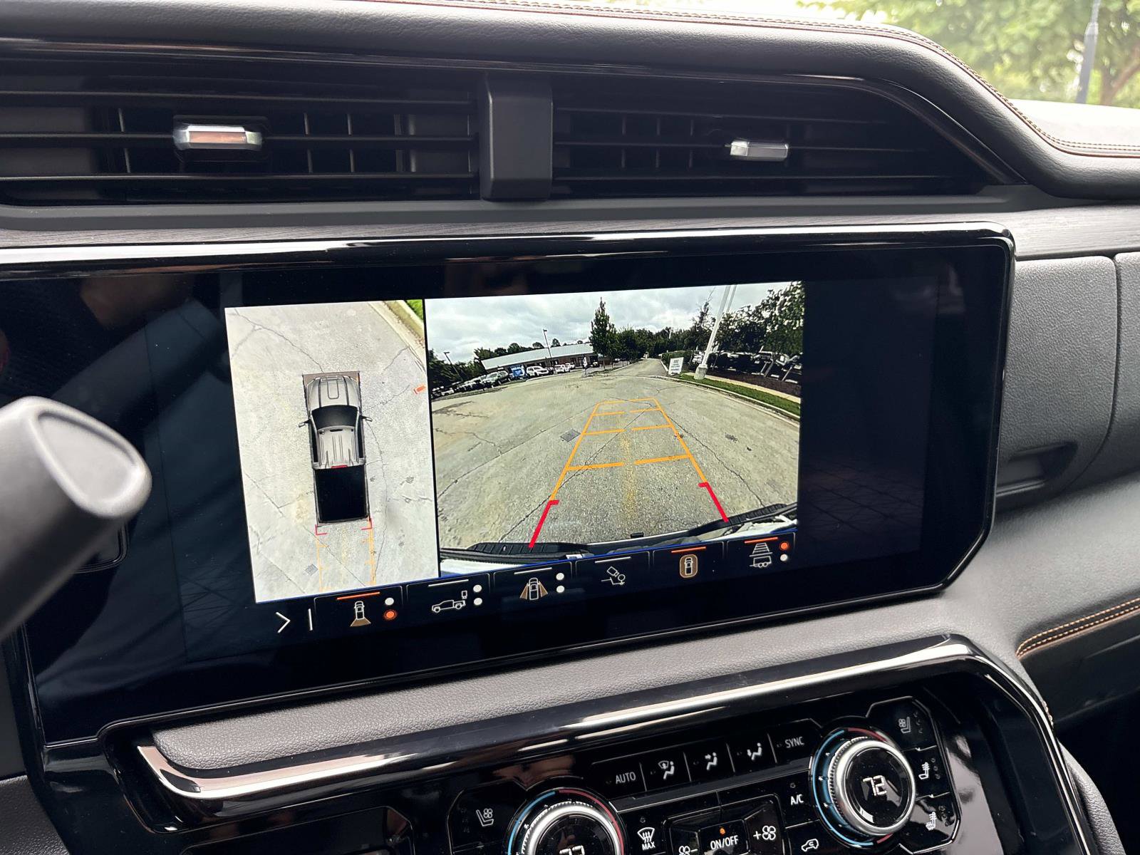 Used 2025 GMC Sierra 2500 AT4 w/ AT4 Premium Plus Package image 24