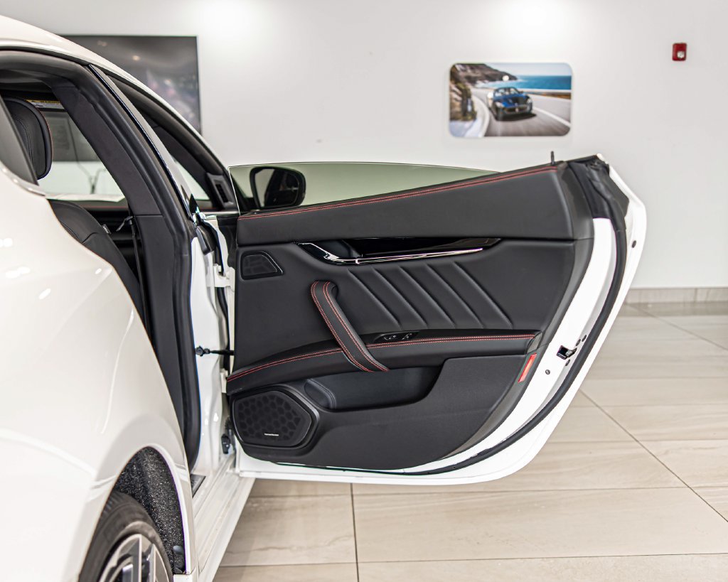 Used 2023 Maserati Quattroporte Modena Q4 AWD/4WD image 43