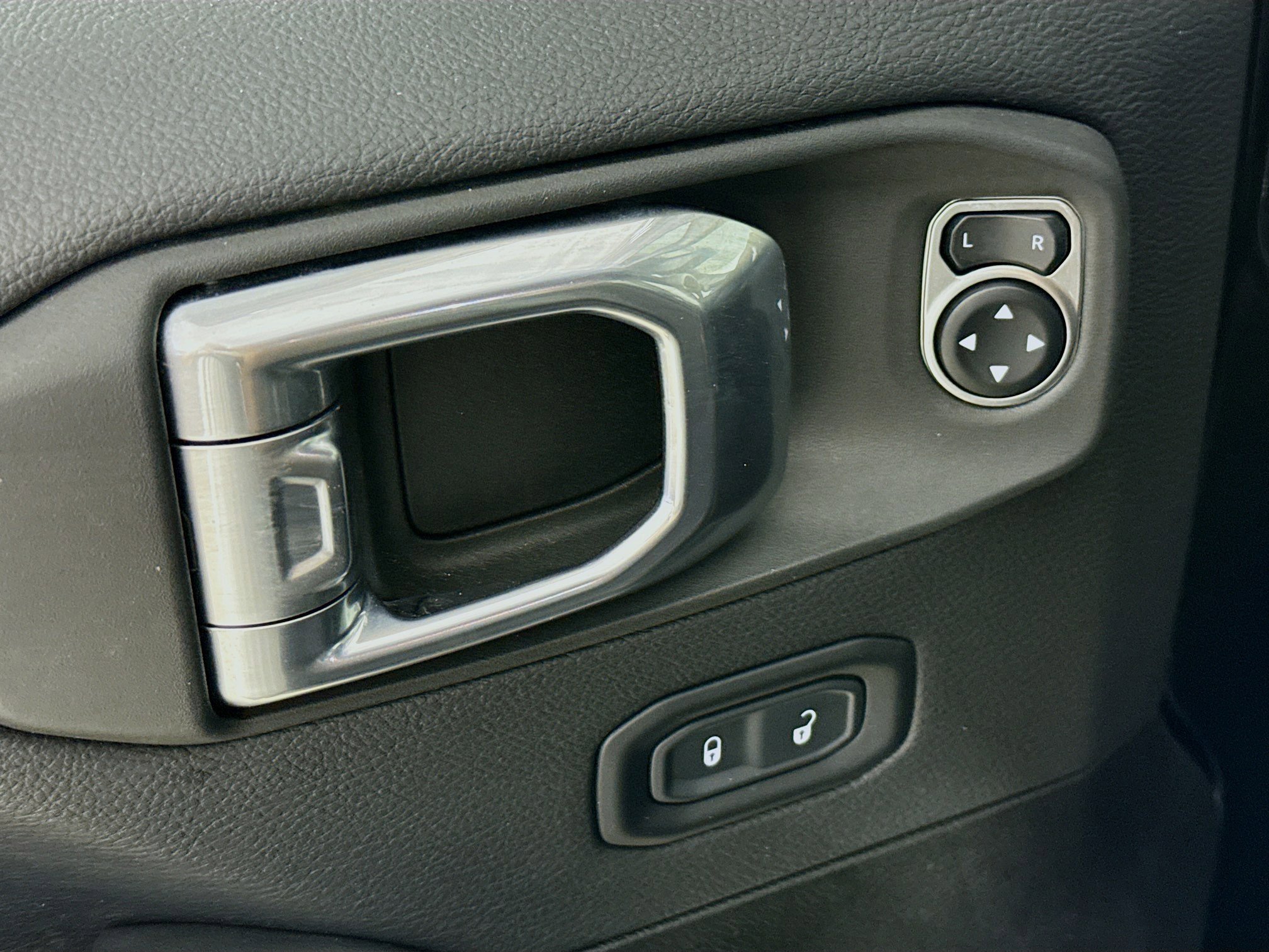 Used 2024 Jeep Wrangler Unlimited Rubicon image 21