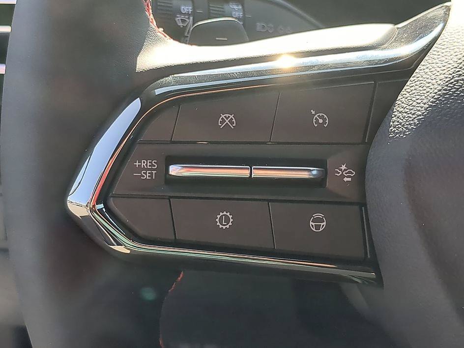New 2027 Chevrolet Traverse RS AWD/4WD image 17