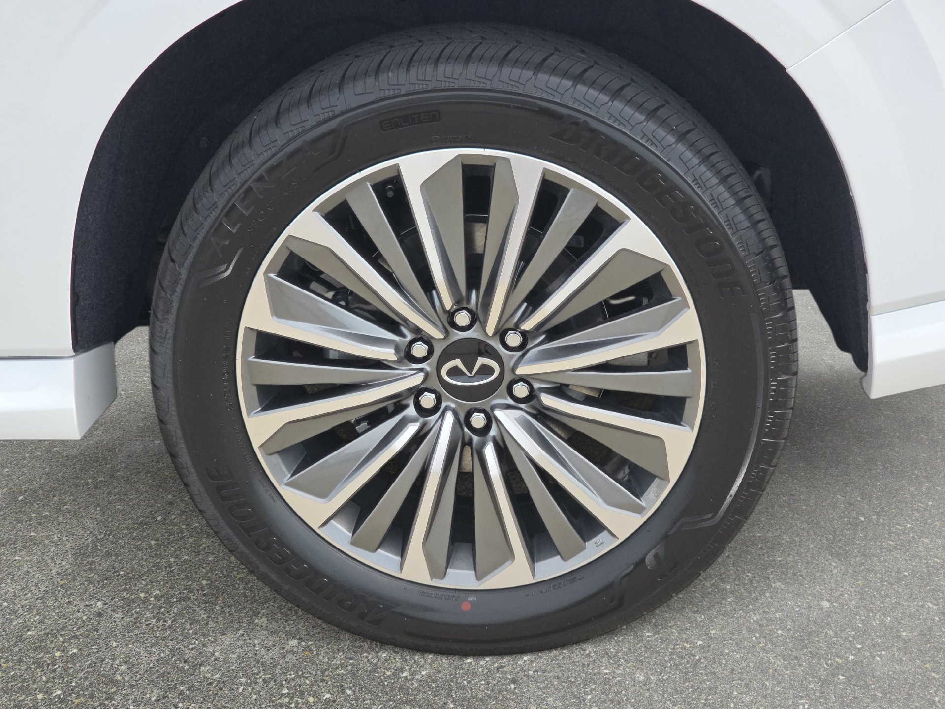 New 2027 INFINITI QX80 Luxe AWD/4WD image 32
