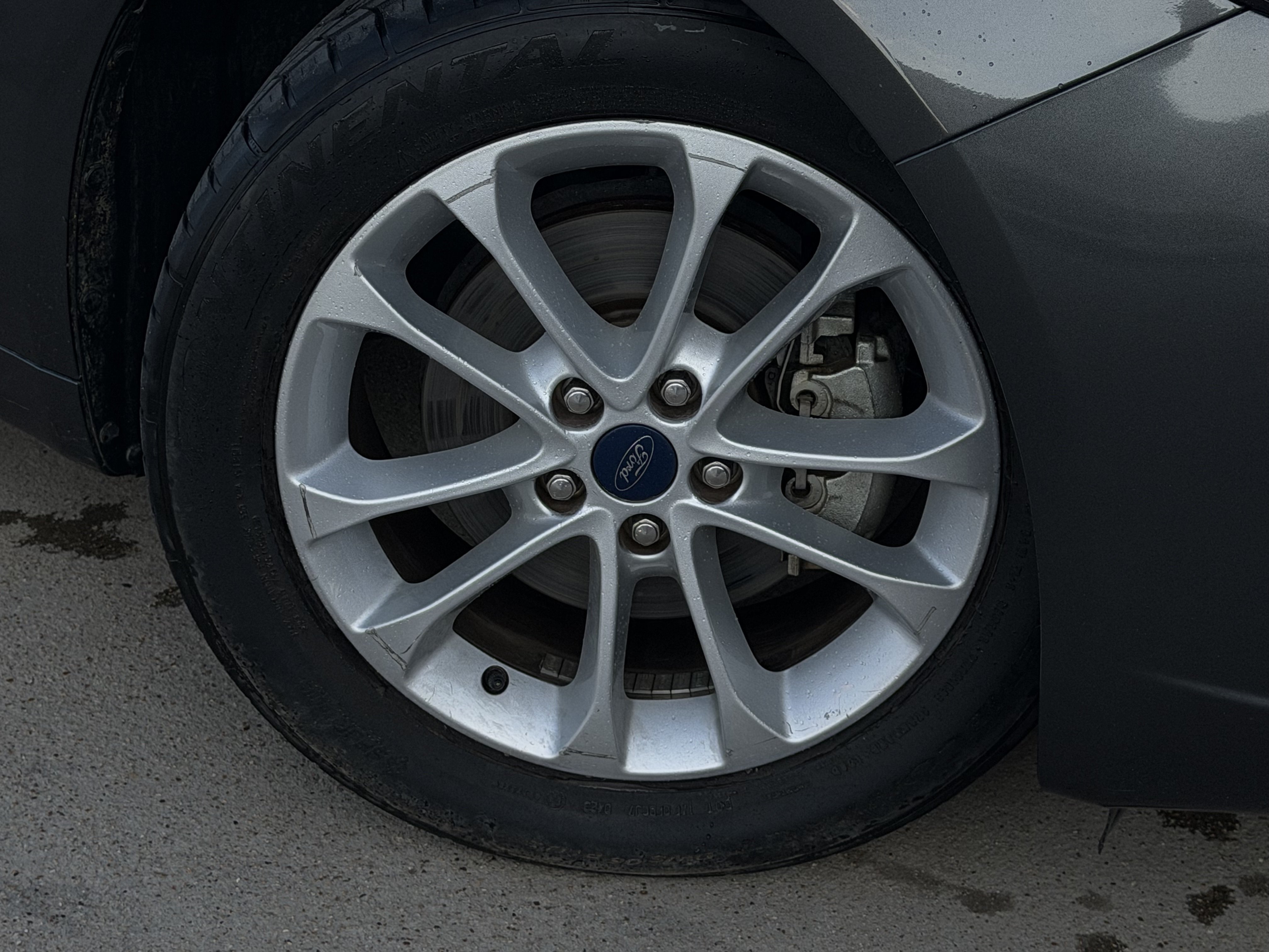 Used 2020 Ford Fusion SE FWD image 10
