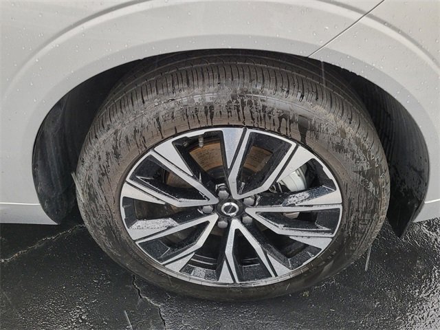 Used 2025 Volvo XC60 B5 Plus image 4