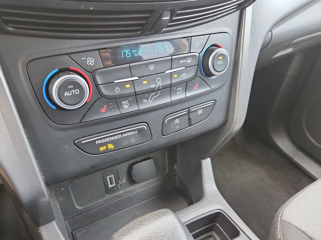Used 2019 Ford Escape SE image 28