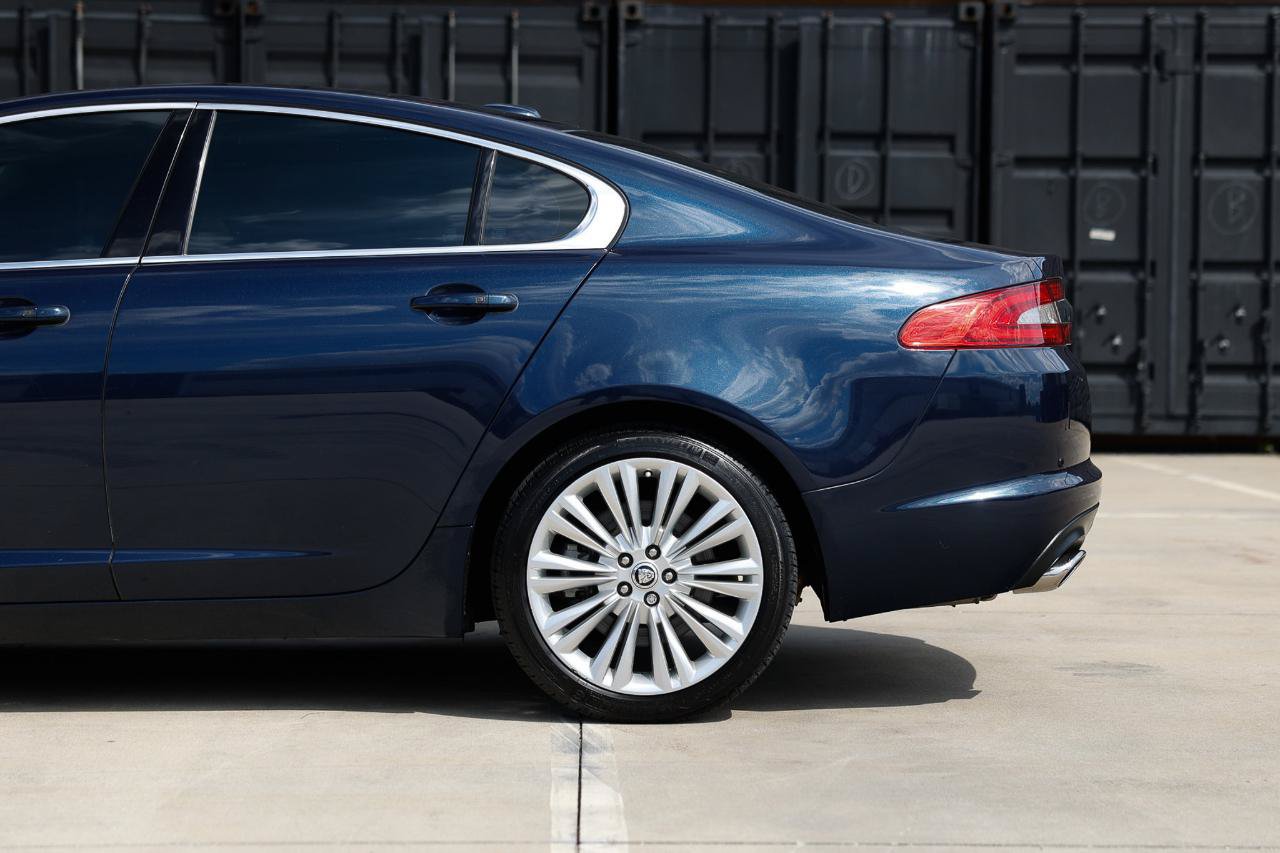 Used 2012 Jaguar XF Portfolio RWD image 26